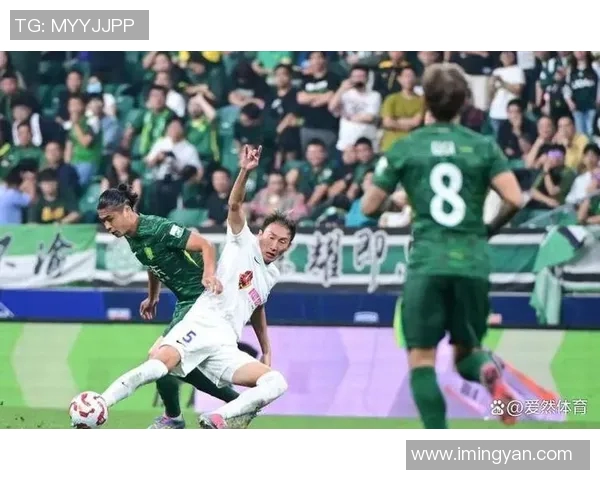 鲁能与国安激战正酣进球被吹引发争议球迷反应热烈