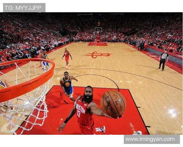 绿军与步行者激战正酣NBA赛季精彩对决引发球迷热议 绿军与步行者激战正酣NBA赛季精彩对决引发球迷热议