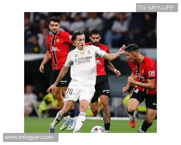 皇马与曼联八月激情对决球迷期待巅峰对抗盛宴